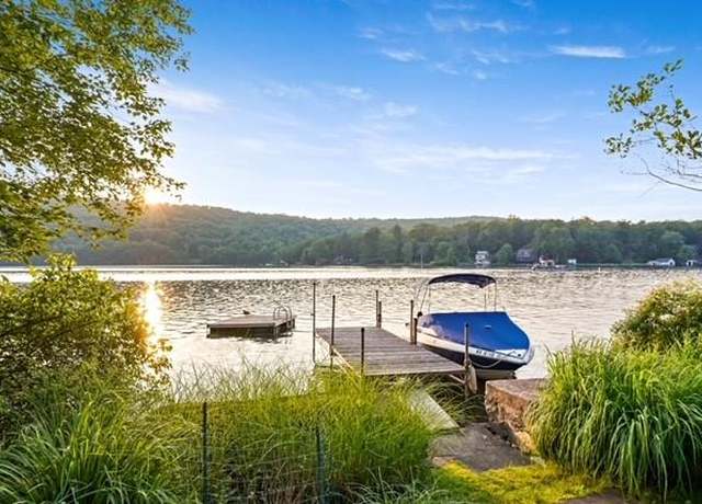 Property at 21 Chippewa Rd, Putnam Valley, NY 10579, 2 beds, 2 baths