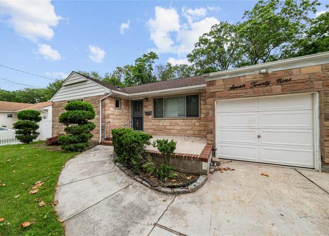 Property at 729 Janos Ln, West Hempstead, NY 11552, 4 beds, 2.5 baths