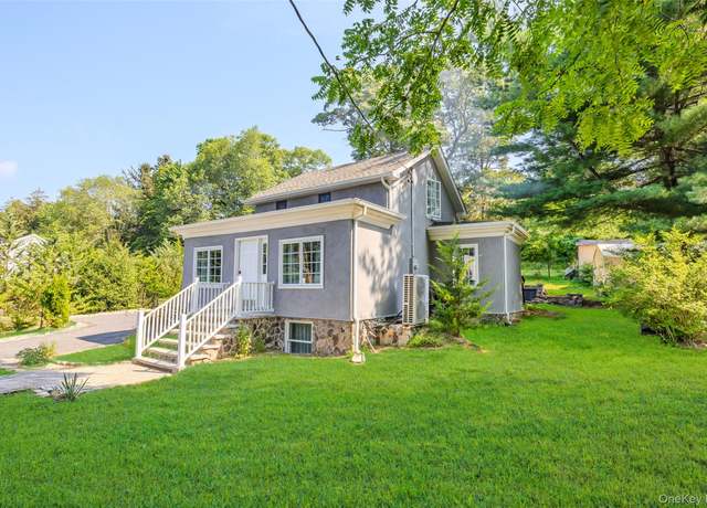 Property at 143 Rocky Point Landing Rd, Rocky Point, NY 11778, 3 beds, 3 baths