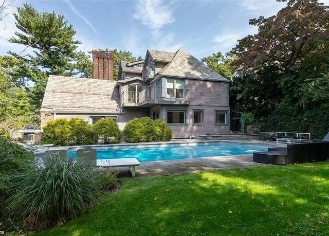 Property at 800 W 231st St, Bronx, NY 10463, 5 beds, 5.5 baths