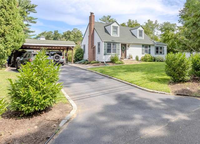Property at 32 Lower Rocky Point Rd, Miller Place, NY 11764, 3 beds, 2 baths