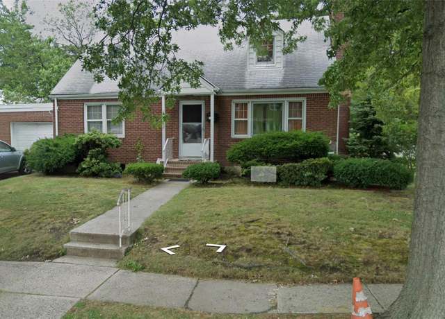 Property at 329 Midwood St, Uniondale, NY 11553, 6 beds, 2 baths