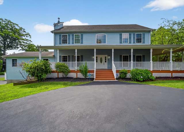 Property at 10 Highland Ave, Fort Montgomery, NY 10922, 4 beds, 2.5 baths