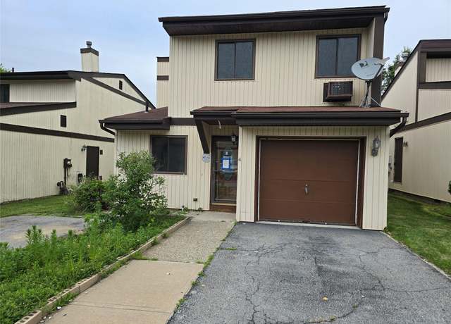 Property at 4 Langton Mews, Middletown, NY 10940, 3 beds, 2 baths