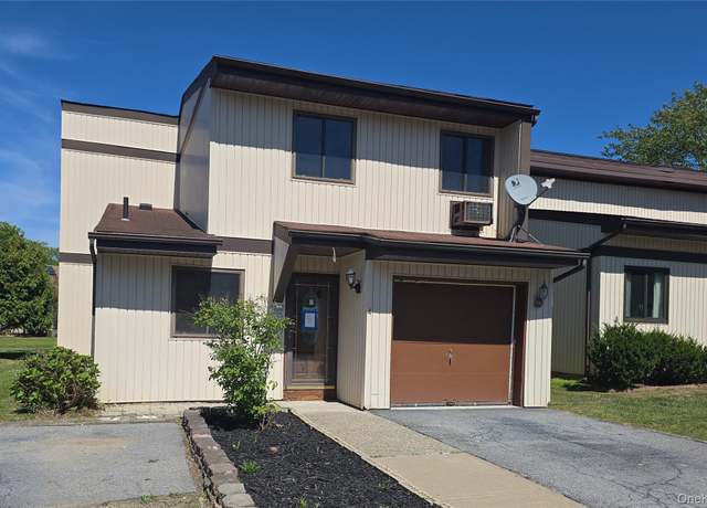 Property at 4 Langton Mews, Middletown, NY 10940, 3 beds, 2 baths