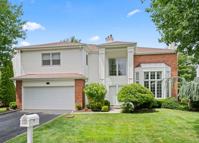Property at 153 Country Club Dr, Commack, NY 11725, 5 beds, 2.5 baths