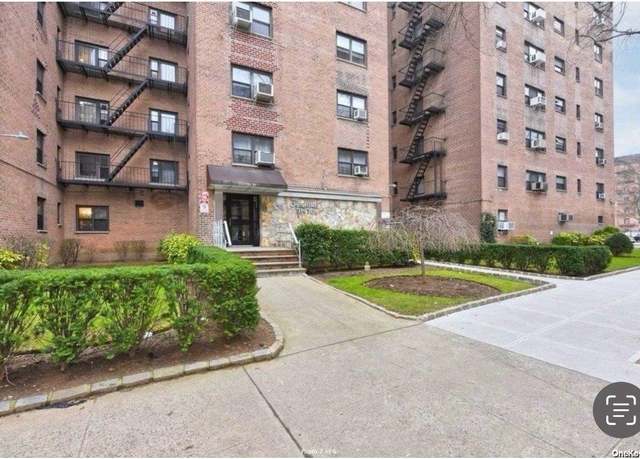 Property at 31-31 138th St Unit 1L, Flushing, NY 11354, 1 bed, 1 bath