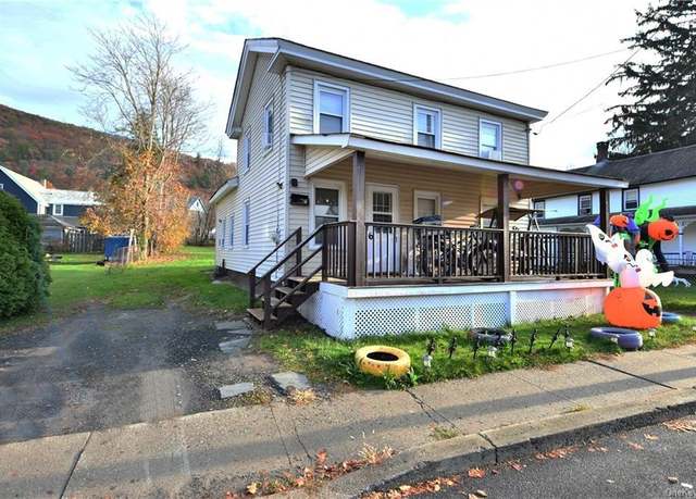 Property at 6 Broadhead St, Ellenville, NY 12428, 3 beds, 1 bath