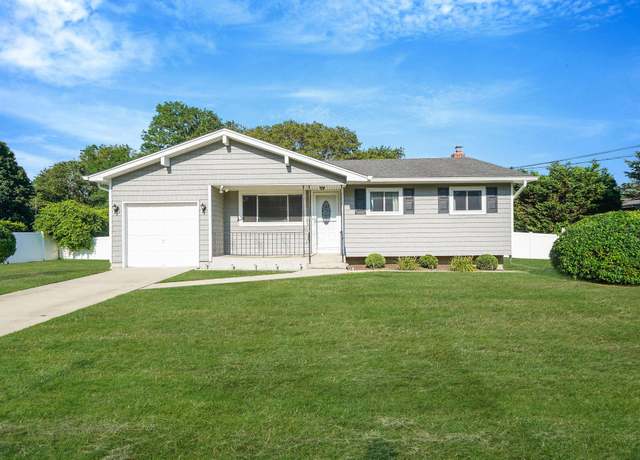 Property at 1619 Washington Ave, Bohemia, NY 11716, 3 beds, 1.5 baths