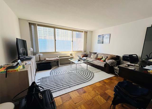 Property at 333 E 45th St Unit 17F, New York (manhattan), NY 10017, 1 bed, 1 bath