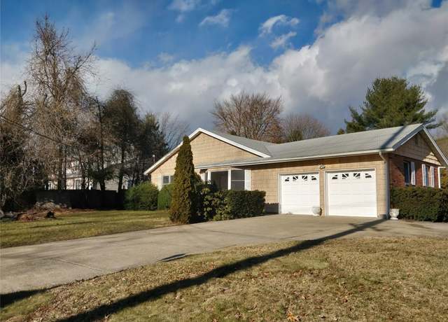 Property at 71 Lake Rd, Huntington, NY 11740, 5 beds, 3 baths