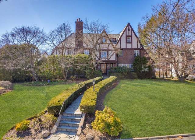 Property at 10 Byworth Rd, New Rochelle, NY 10804, 7 beds, 5.5 baths