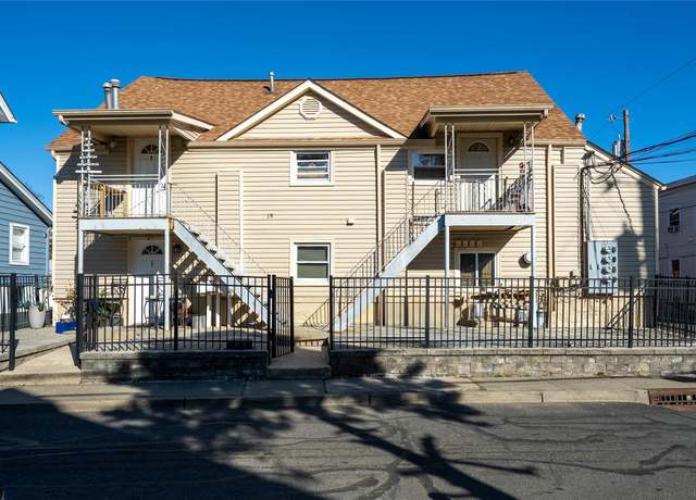 Property at 19 Third St, Haverstraw, NY 10927, 7 beds, 4 baths