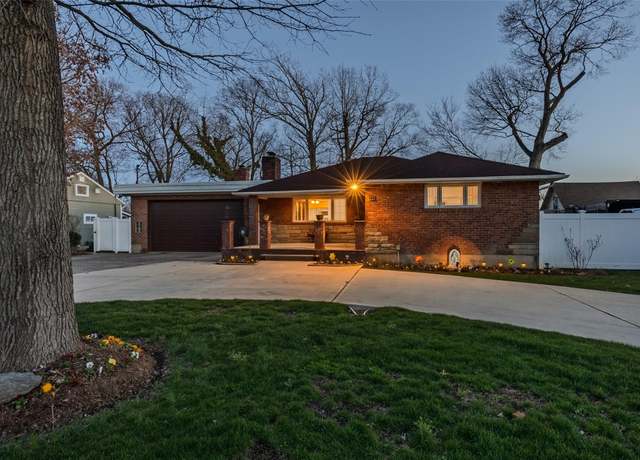 Property at 551 Pinebrook Ave, West Hempstead, NY 11552, 6 beds, 3.5 baths