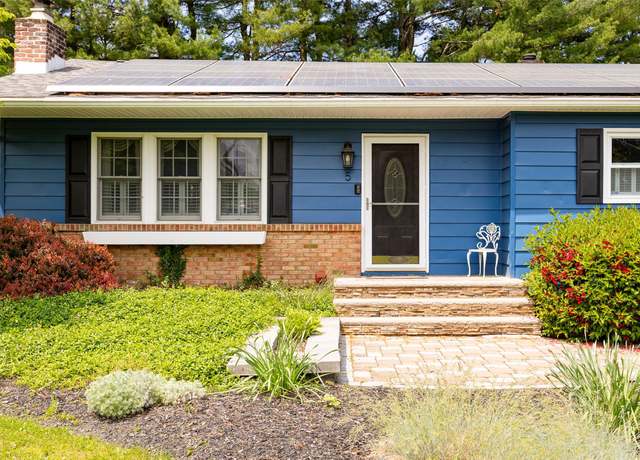 Property at 5 Fairfield Ln, Hopewell Junction, NY 12533, 3 beds, 2 baths