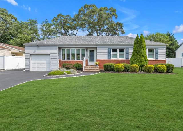 Property at 3 Sinclair Dr, Greenlawn, NY 11740, 3 beds, 1 bath