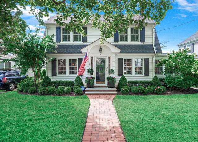 Property at 91 Chatham Pl, West Hempstead, NY 11552, 3 beds, 1.5 baths