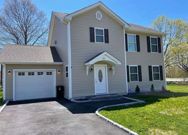 Property at 205 William Floyd Park, Shirley, NY 11967, 3 beds, 2.5 baths