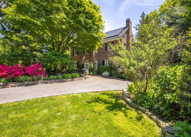 Property at 19 Locust Ave, Larchmont, NY 10538, 5 beds, 4.5 baths