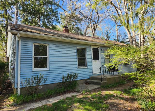 Property at 2288 River Rd, Riverhead, NY 11901, 3 beds, 1 bath