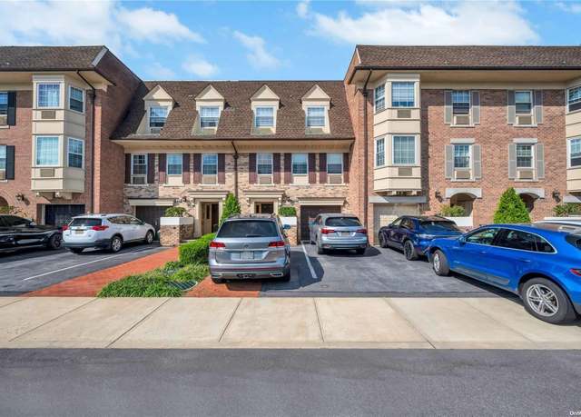 Property at 12-30 Estates Ln #1136, Bayside, NY 11360, 1 bed, 1 bath