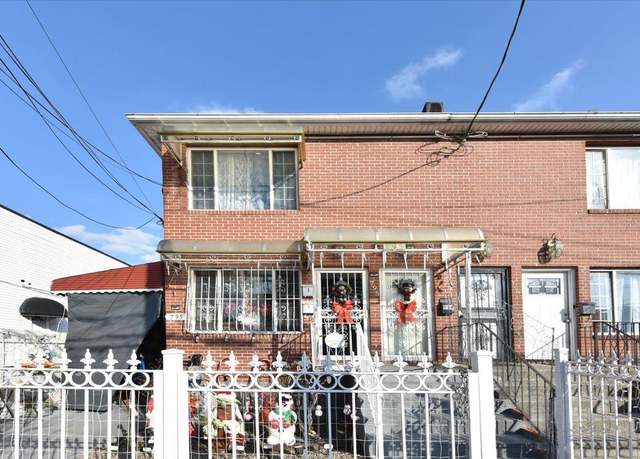 Property at 795 Linwood St, Brooklyn, NY 11208, 6 beds, 3 baths