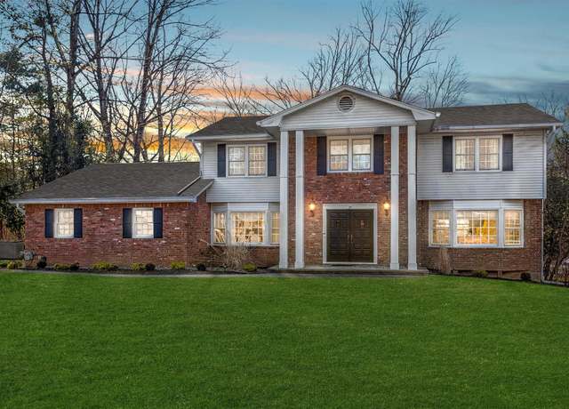 Property at 24 Beaumont Dr, New City, NY 10956, 5 beds, 3.5 baths
