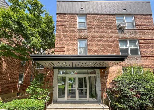 Property at 510 Dubois Ave Unit B3, Valley Stream, NY 11581, 2 beds, 1.5 baths