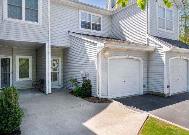 Property at 160 Windward Ct S, Port Jefferson, NY 11777, 2 beds, 2.5 baths