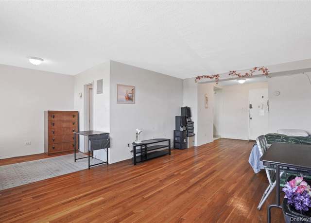 Property at 84-20 153rd Ave Unit 5H, Howard Beach, NY 11414, 1 bath