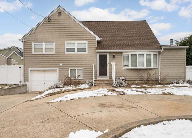 Property at 3421 Oceanside Rd, Oceanside, NY 11572, 4 beds, 1.5 baths