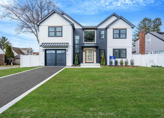 Property at 1870 Oakland Ave, Wantagh, NY 11793, 5 beds, 5 baths