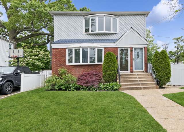 Property at 123 Denton Ave, Lynbrook, NY 11563, 6 beds, 2 baths