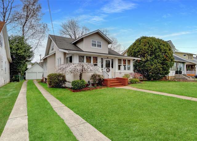 Property at 2364 Rockwood Ave, Baldwin, NY 11510, 4 beds, 1.5 baths