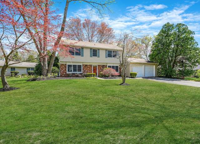 Property at 18 Botany Ln, Stony Brook, NY 11790, 4 beds, 2.5 baths