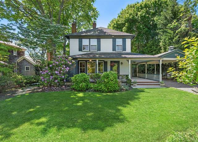 Property at 910 New Suffolk Ave, Mattituck, NY 11952, 3 beds, 2.5 baths