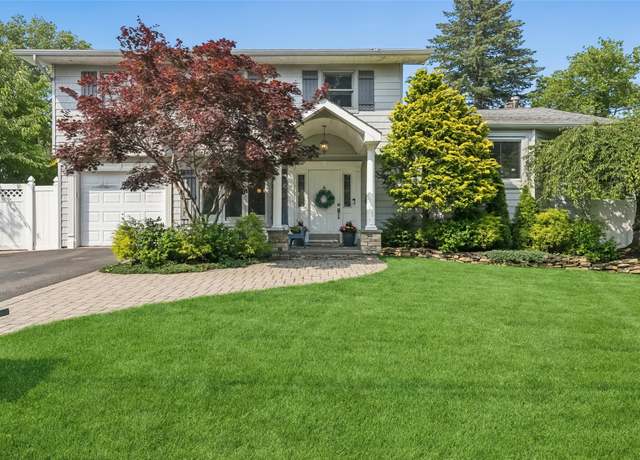 Property at 7 Nantucket Ln, Deer Park, NY 11729, 4 beds, 3 baths