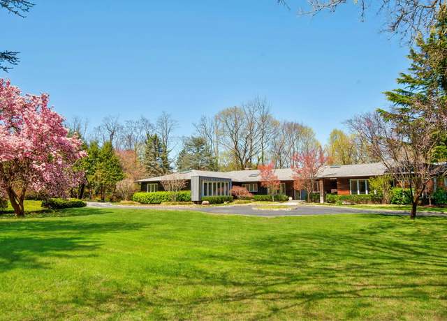 Property at 75 Cow Neck Rd, Sands Point, NY 11050, 5 beds, 4.5 baths