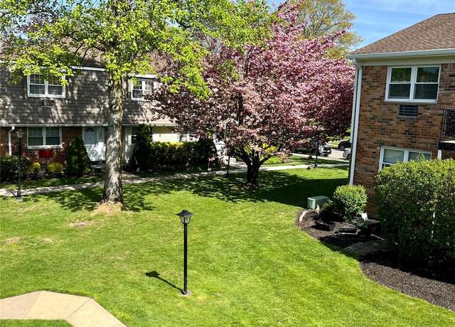 Property at 4021 Wilshire Ln Unit G-21, Oakdale, NY 11769, 2 beds, 1 bath