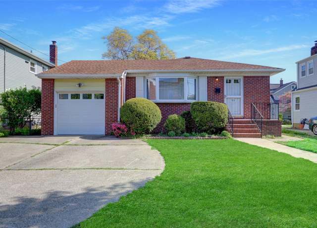 Property at 159 E New York Ave, Valley Stream, NY 11580, 3 beds, 2 baths