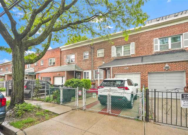 Property at 1141 E 213th St, Bronx, NY 10469, 3 beds, 1.5 baths