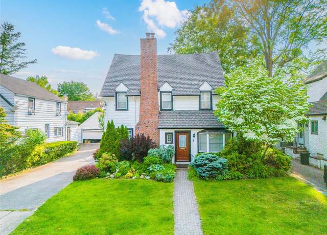 Property at 5 Cary Rd, Great Neck, NY 11021, 4 beds, 2.5 baths