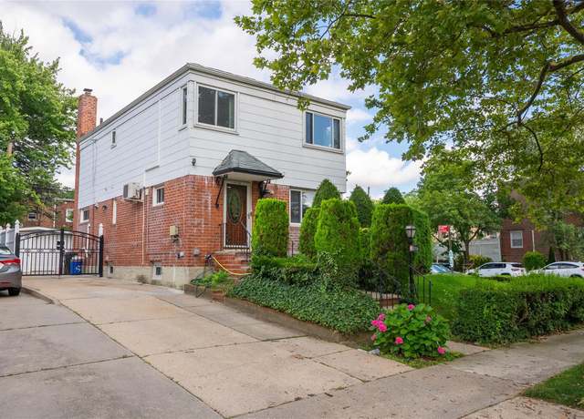Property at 67-59 197th St, Fresh Meadows, NY 11365, 3 beds, 2.5 baths