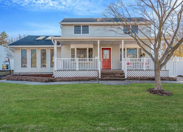 Property at 18 Wagon Ln E, Centereach, NY 11720, 5 beds, 2 baths