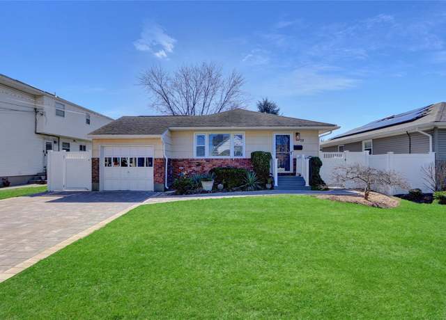 Property at 19 Emma St, Bethpage, NY 11714, 3 beds, 2 baths