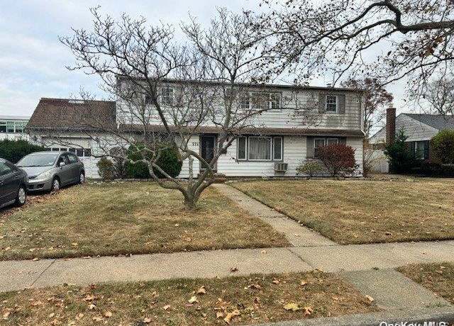 Property at 771 Maple, West Hempstead, NY 11552, 5 beds, 2 baths