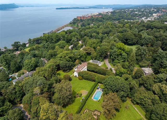 Property at 36 Revolutionary Rd, Briarcliff Manor, NY 10510, 5 beds, 6 baths