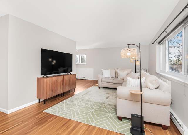 Property at 782 Tuckahoe Rd Unit 2F, Yonkers, NY 10710, 2 beds, 1 bath