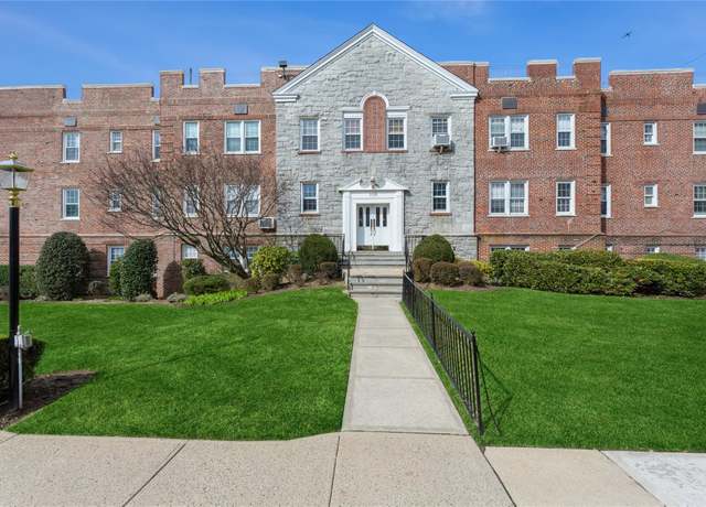 Property at 108 S Village Ave Unit 3D, Rockville Centre, NY 11570, 1 bath