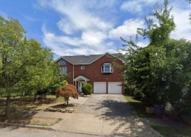 Property at 708 Park Ln, Cedarhurst, NY 11516, 5 beds, 3.5 baths
